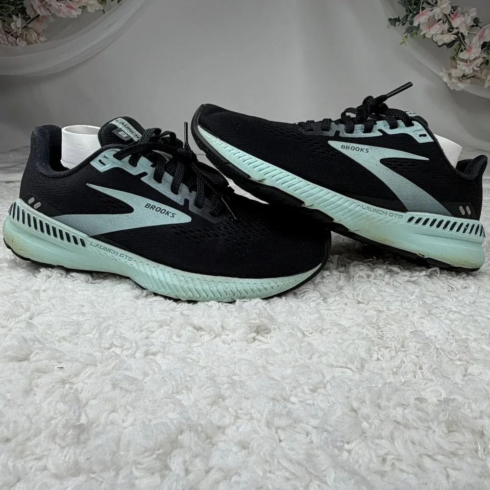 Brooks Launch GTS 8 Women's Black Low Top Lace-Up Logo Mesh Rubber 120346 Size 6